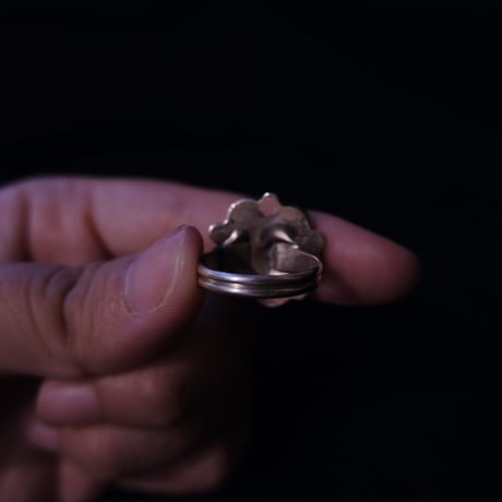 ZUNI / flower ring / pink shell (big)