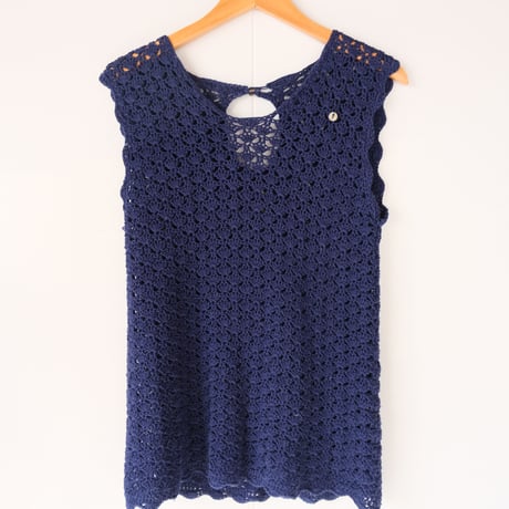 hand knit vest with pins / navy