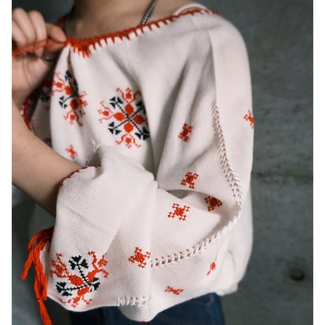 embroidery tops