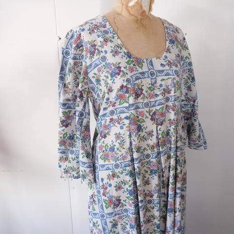 flower print dress