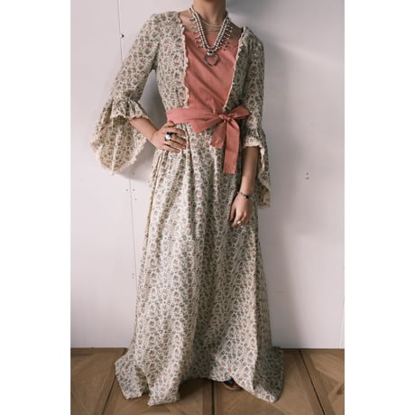 70s vintage bell sleeve dress