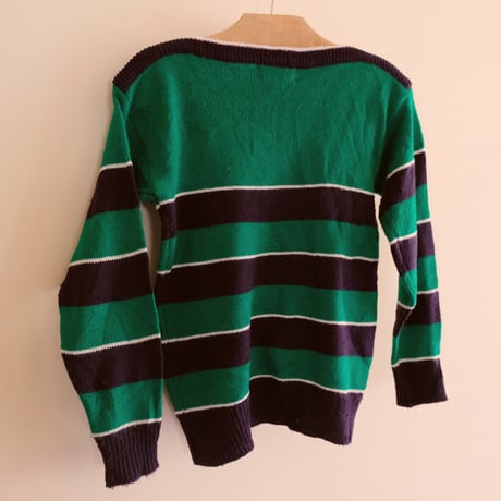 green × navy boat neck knit