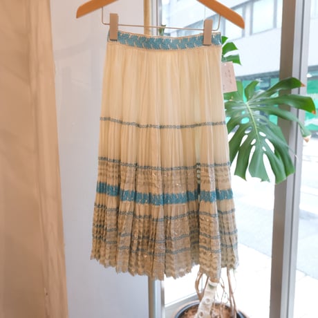 vintage/embroidery  pleats skirt