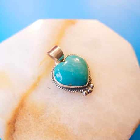 navajo / "♡" turquoise pendant top