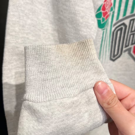 "Rose Bowl" sweat