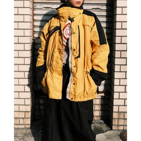 Columbia / nylon jacket