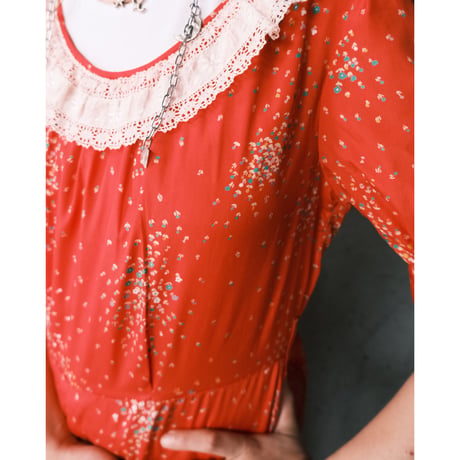 70s puff sleeve flower dress / red