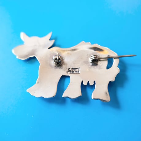 Indian jewelry / “cow” silver brooch