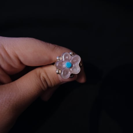 ZUNI / flower ring / pink shell (big)