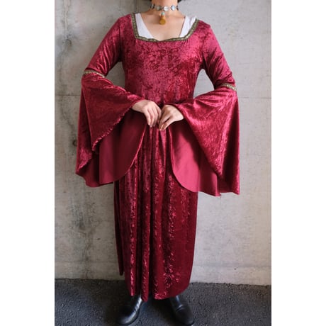 bell sleeve velours dress