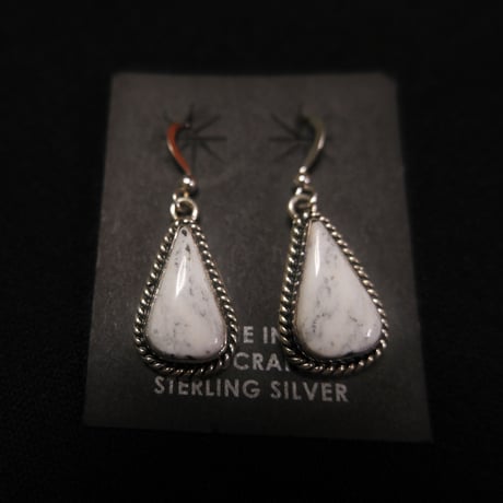 indian jewely / "white buffalo"drop shape pierce
