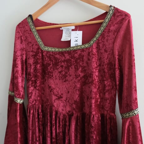 bell sleeve velours dress