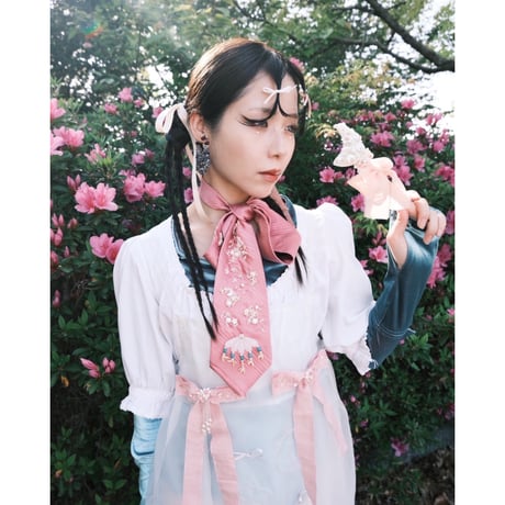 "繕う" collaboration beads embroidery necktie "magical pink"