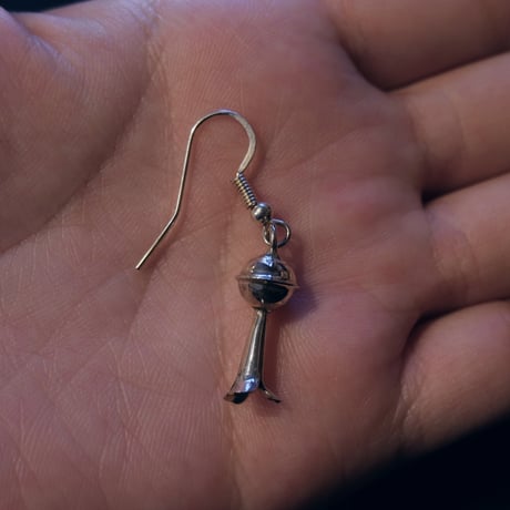 navajo / squash blossom pierce