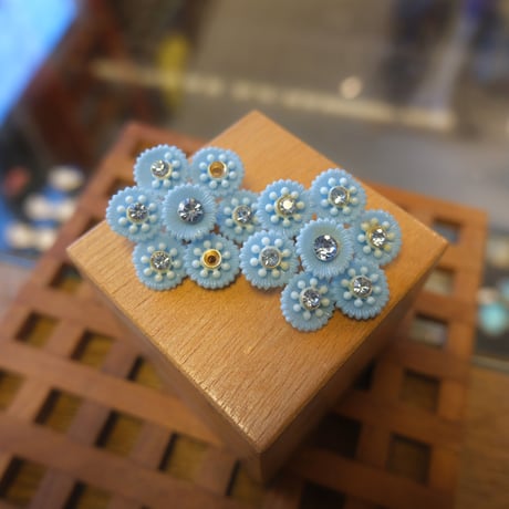 vintage flower earring