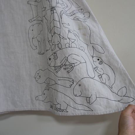 eski. × 画楽 / antique linen smock / animal