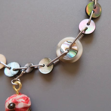 eski. original shell chain necklace "girl mascot"