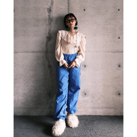 frill blouse / ivory