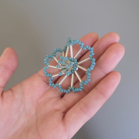 lili by SERI / flower drawing "blue" ear cuff type