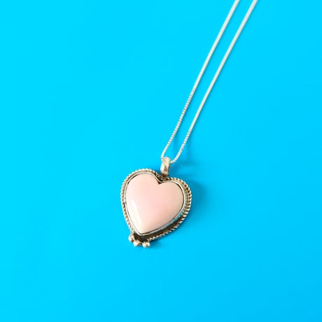 navajo / "heart" necklace / conch shell