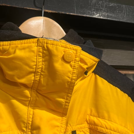 Columbia / nylon jacket