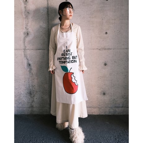 apron "apple"