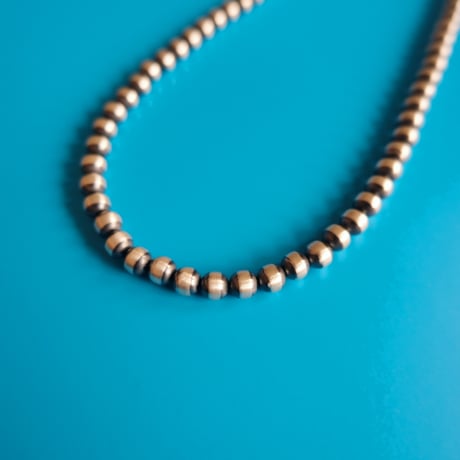 navajo perl / oxidized silver / 6mm46cm