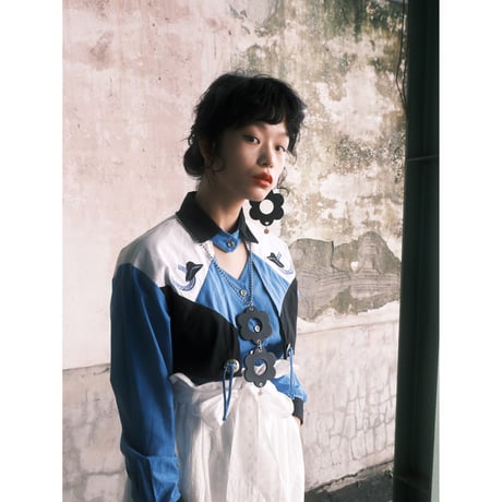 lili by SERI / silhouette series / flower necklace