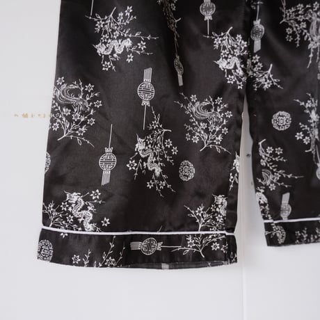china set up / black