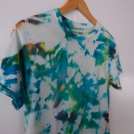 tie-dye tee / blue