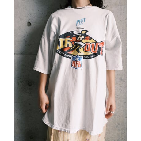 90s “NFL” print tee