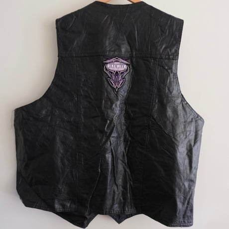 big leather vest with wappen