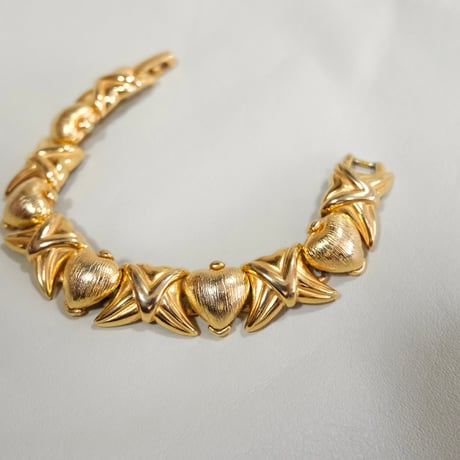 heart motif gold bracelet