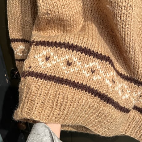 V-neck knit