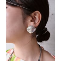 indian jewely / "shell" motif pierce