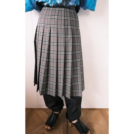 Burberry's / check pleats skirt / gray