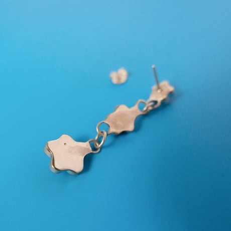 ZUNI / flower pierce