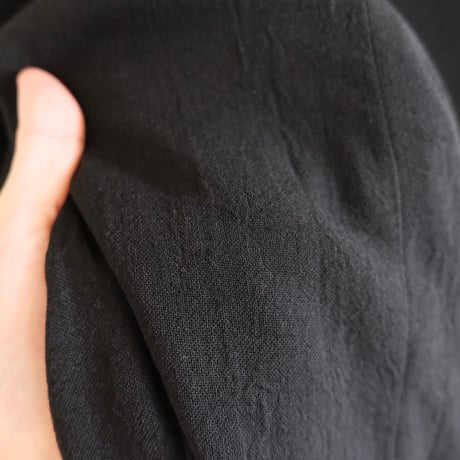 no-sleeve black simple dress