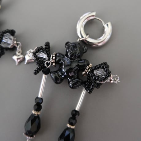 lili by SERI / "bear" pierce / black