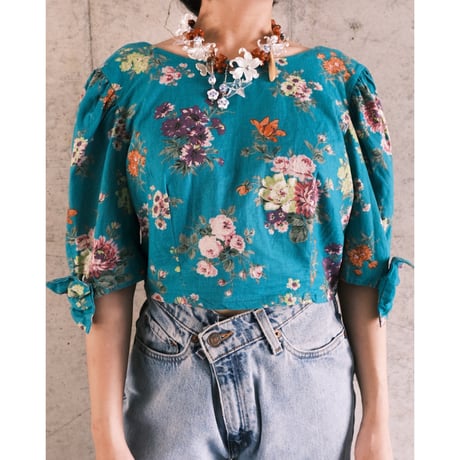 back ribbon flower print tops