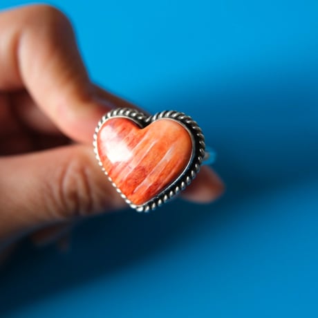 navajo / spiny oyster shell heart ring