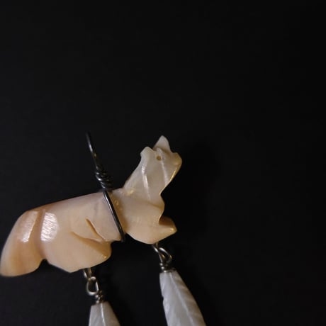 ZUNI / fetish “bear” necklace top