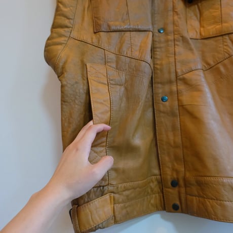 leather big vest / camel