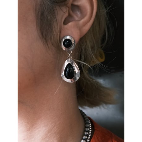 indian jewely / onyx pierce