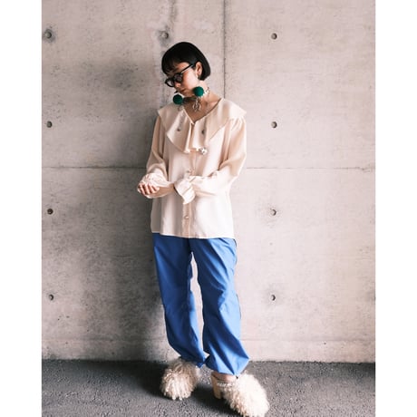 frill blouse / ivory