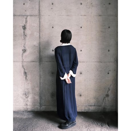60 / see-through navy dress