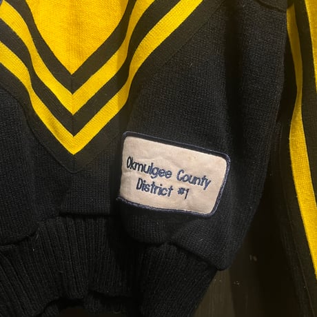 cheer knit with wappen / yellow × black