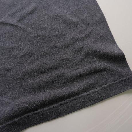 college print tee / black