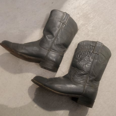 Justin / gray boots