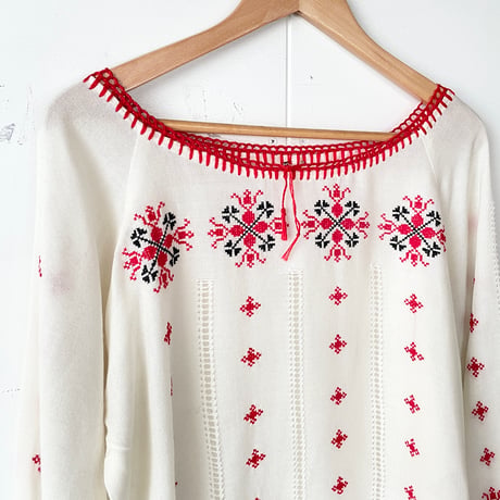 embroidery tops